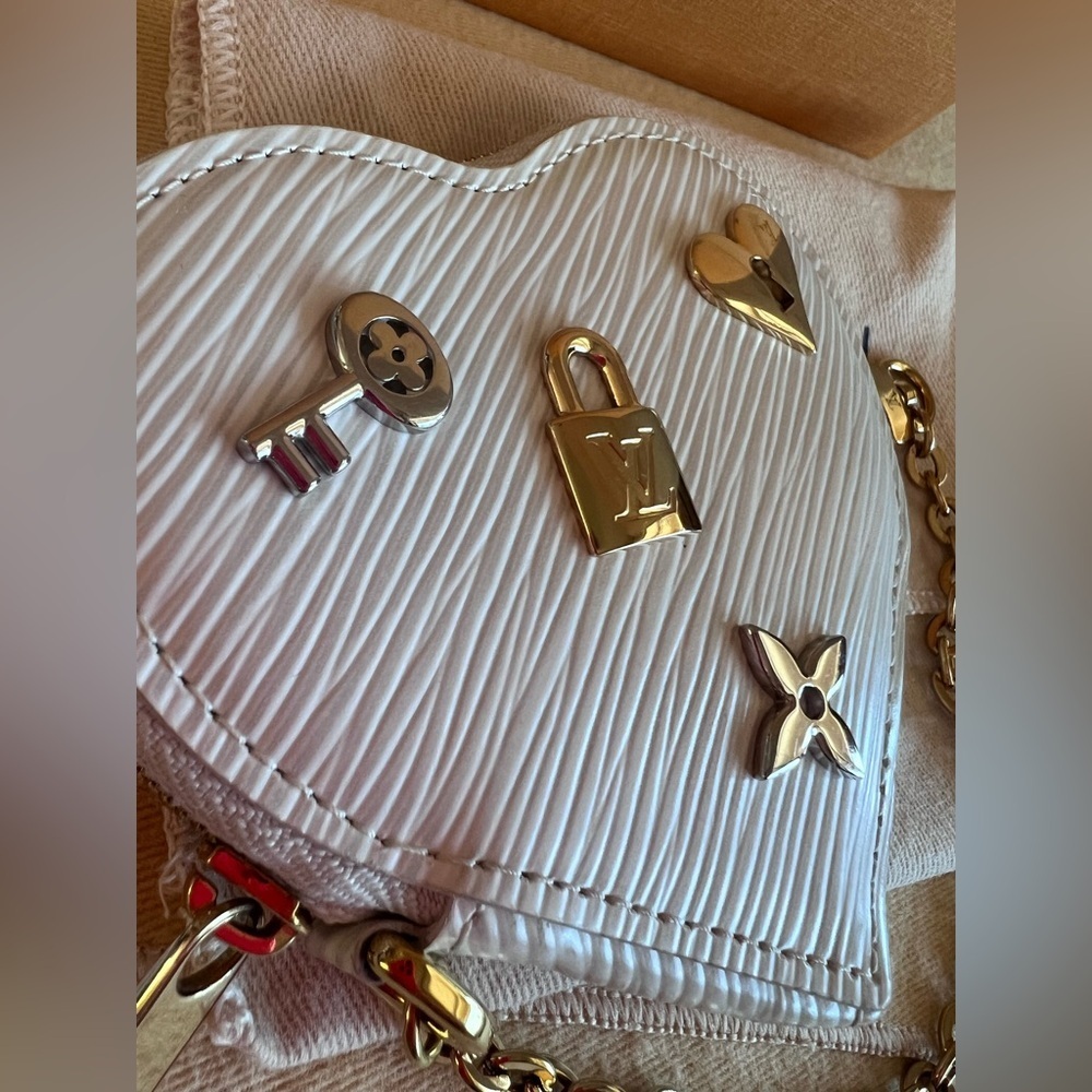 Louis Vuitton Epi White Leather LOVE LOCK Charms Coin Zip Clip Chain Keychain - Picture 5 of 12